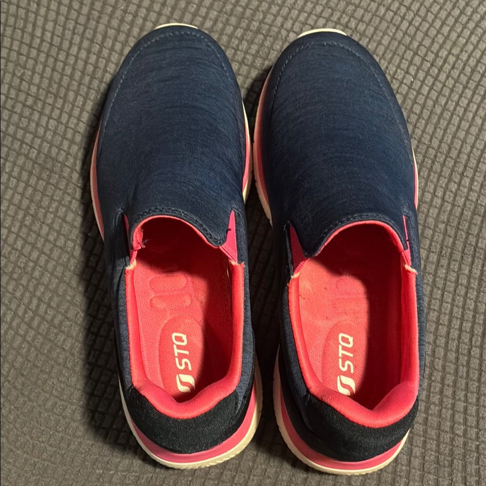 Women’s Slip-On Shoes - SZ- 7, Navy and Pink STO